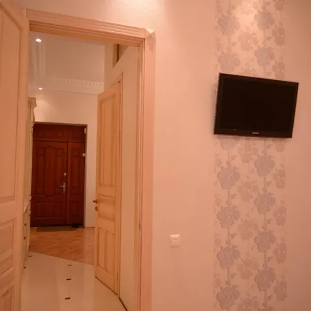 Apartman For Rent On Deribasovskaya Street *