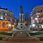 Apartman For Rent On Deribasovskaya Street *