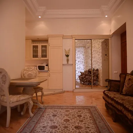 Apartman For Rent On Deribasovskaya Street